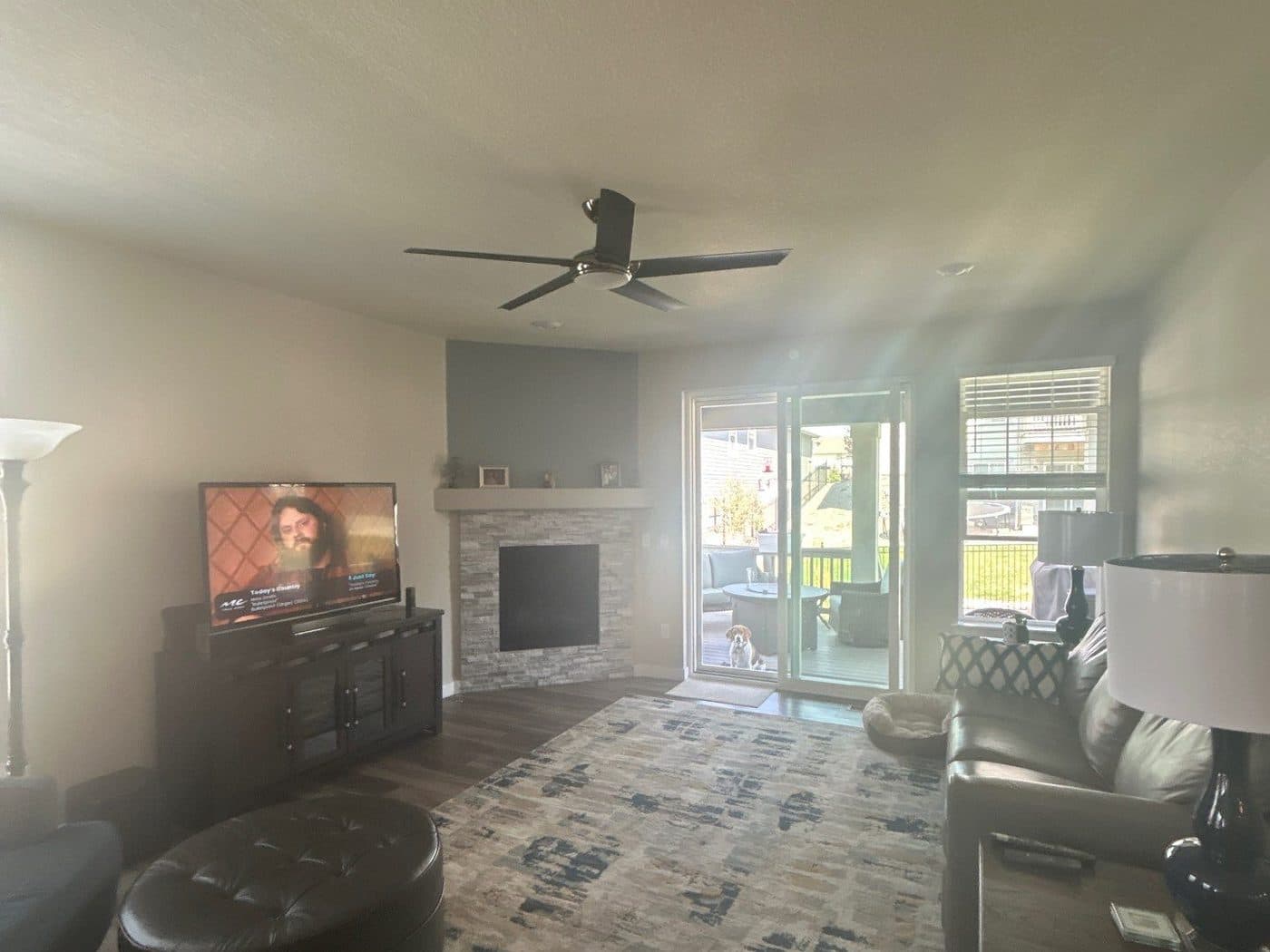 Finished living room with fresh walls and ceiling