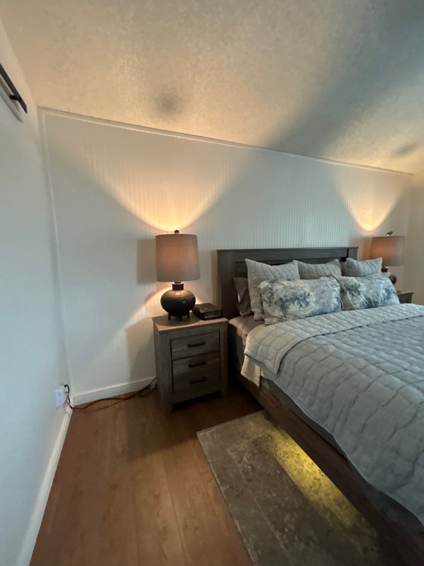 Accent Walls, Trim Painting, Texture Repair.