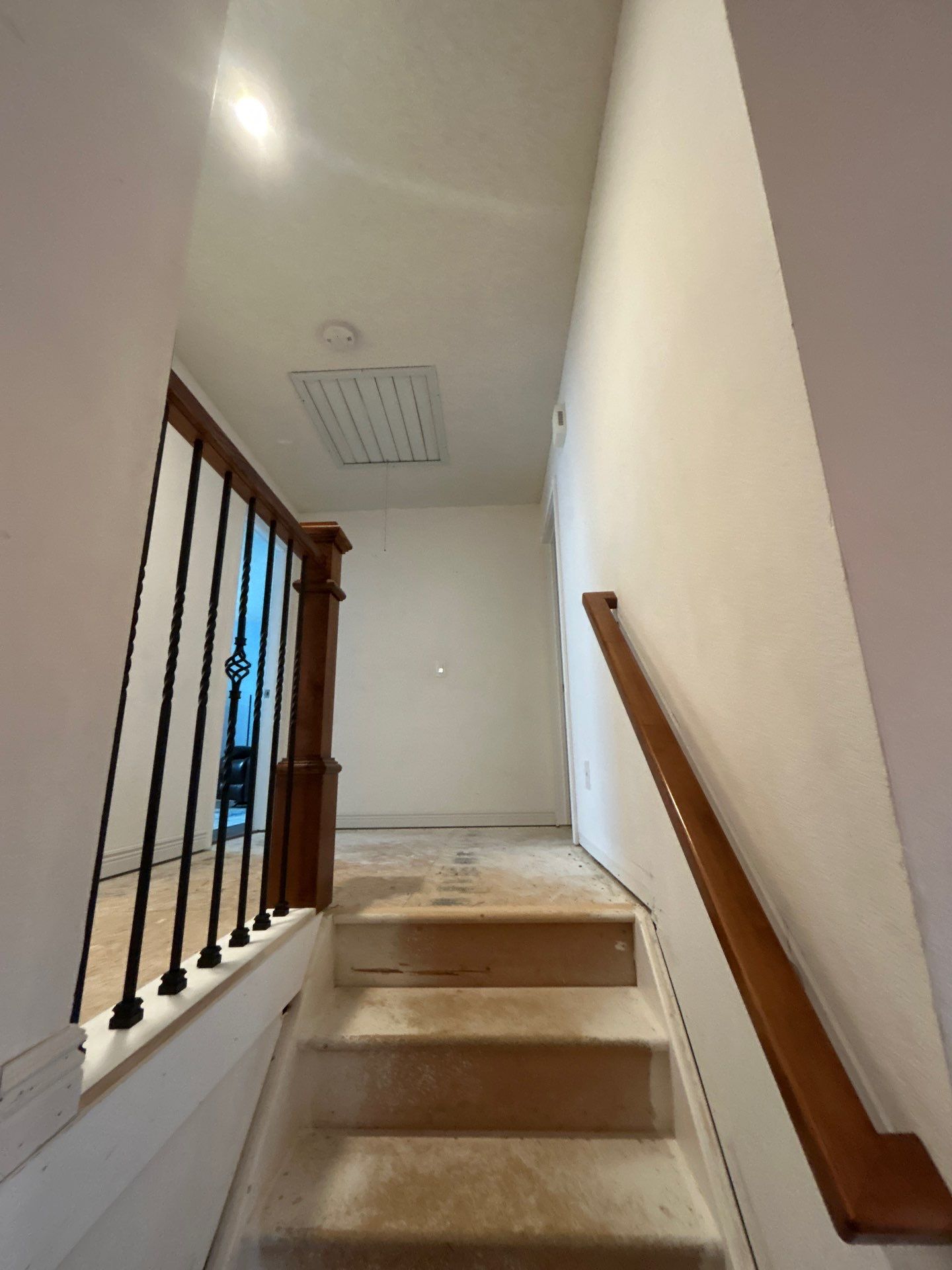 Accent Walls, Trim Painting, Texture Repair.